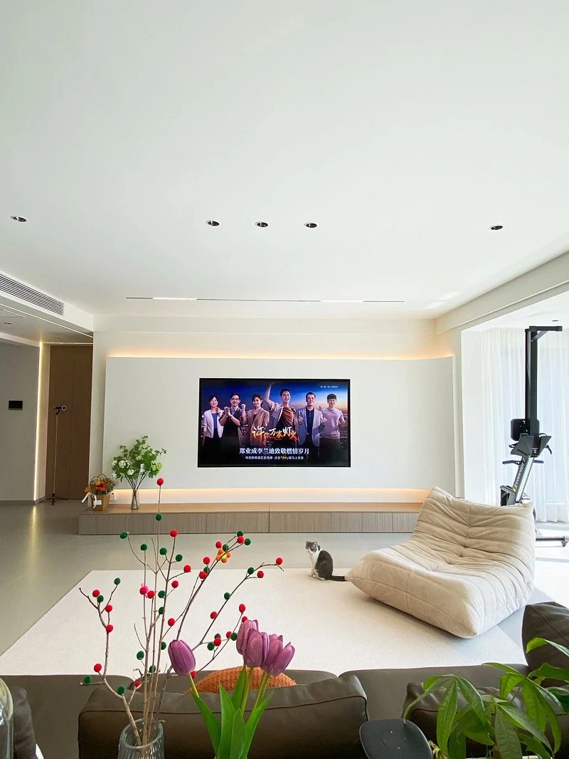 All white minimalist TV wall 2001 All white minimalist TV wall 2001